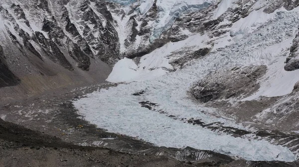 Distant view of the Everest base camp — Stock Photo, Image