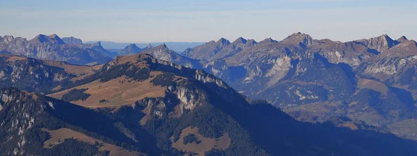 Wiriehore e outras montanhas — Fotografia de Stock