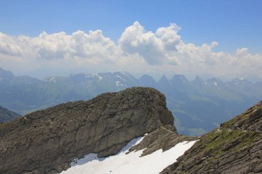 Mount Santis Churfirsten aralığı doğru görünümünden