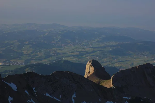 Ohrlikopf, 从帕吉尼山上看到的岩石形成. — 图库照片