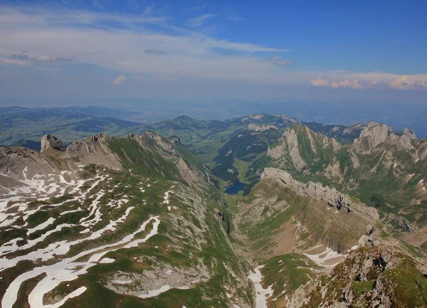 Arrival of summer in the Swiss Alps. View from Mount Santis towa — Stock Photo, Image