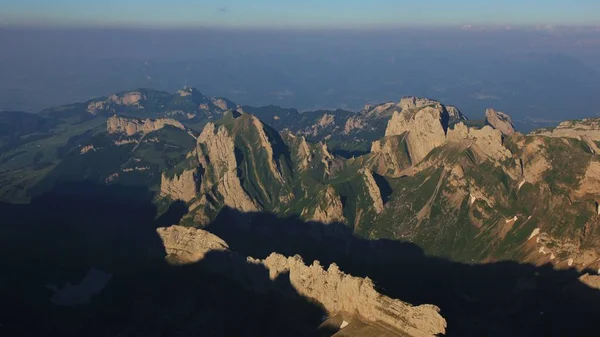 夏日午后的 Alpstein 山脉 — 图库照片