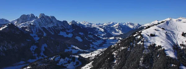 Vista dal monte Rellerli verso il Cantone di Vaud . — Foto Stock