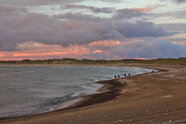 Akşam olay yerinde Klitmoller, Danimarka.