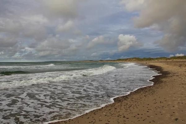 Τα κύματα στο η παραλία του Klitmoller. — Φωτογραφία Αρχείου