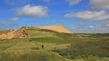 Benzersiz 90 metre yüksekliğindeki kumul, Danimarka'nın Batı Kıyısı. Rubjerg Knude.