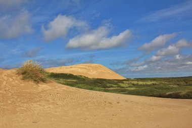 Rubjerg Knude, 90 metre yüksekliğindeki kumul, Danimarka'nın Batı Kıyısı.