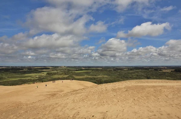 Rubjerg Knude, yüksek kumul, Danimarka'nın Batı Kıyısı üzerinden görüntülemek.