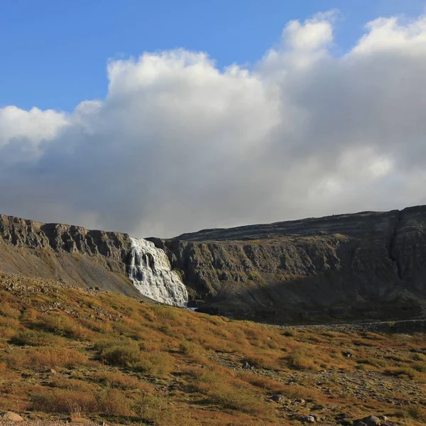 Далеких вид Dynjandi, знаменитий водоспад у на westfjords — стокове фото