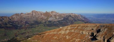 Mount Saentis ve Alpstein aralığının Dağları. Görünüm fr