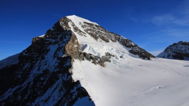 Jungfraujoch görülen Eiger doruk.