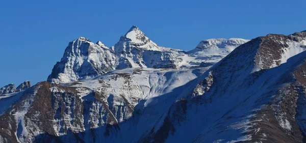 Cordilheira em Valais Canton. Vista de Riederalp . — Fotografia de Stock