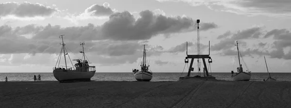 Güzel yaz bulutlar üzerinde Jammerbugten. Balıkçı tekneleri — Stok fotoğraf