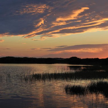Gronnestrand, Jylland üzerinde romantik gökyüzü. Danimarka sahnede yaz