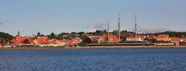 エーベルトフトそしてバルト海。Djursland、デンマークの町. — ストック写真