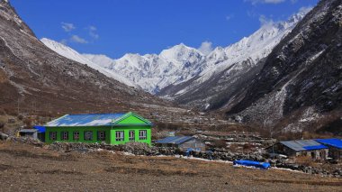 Yüksek Dağları Gangchenpo ve diğerleri Mundu, Langtang v gördüm