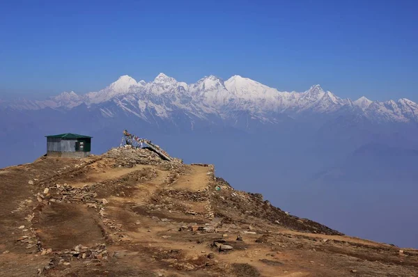 Ganesh Himal Montagne à partir de Laurebina, Nepal. Brume spr. — Photo
