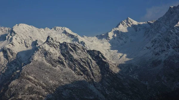 Laurebina bergspass sett från Thade Pati, Helambu. — Stockfoto