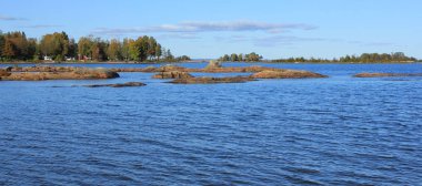 Vanern Gölü 'nde sonbahar günü. Vita Sannar, İsveç 'te manzara.