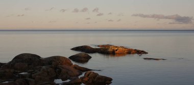 İsveç 'in Vannern Gölü kıyısında hiç değişen ışık yok..