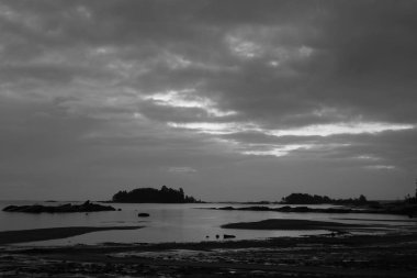İsveç 'in Vannern Gölü kıyısında hiç değişen ışık yok..