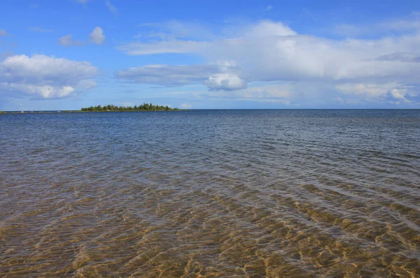 İsveç, Vanern Gölü 'nün berrak suyu..