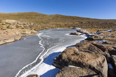 donmuş kış manzarası