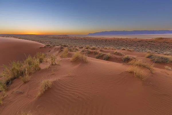 Solnedgång vid sanddynerna — Stockfoto