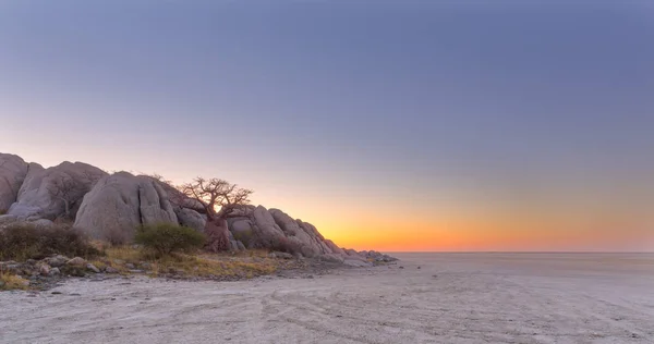 Isla Kubu después del atardecer — Foto de Stock