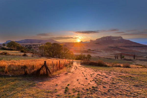 Ücretsiz devlet çiftliği gündoğumu