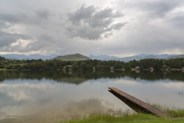 Spiegelbild im See — Stockfoto