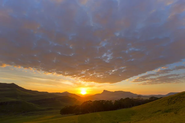 Sonnenaufgang im Tal — Stockfoto