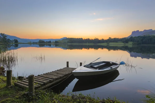 Reflexion des frühen Morgenlichts — Stockfoto