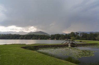 Dağın içinde başlayan yağmur