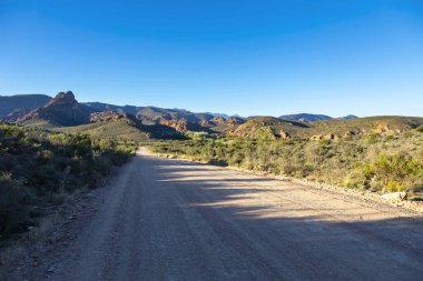 Batı Burnu 'ndaki çakıl yolu.
