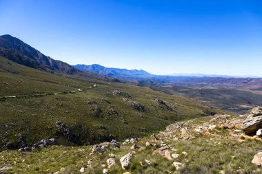 Swartberg Geçidi 'ndeki mavi dağlar