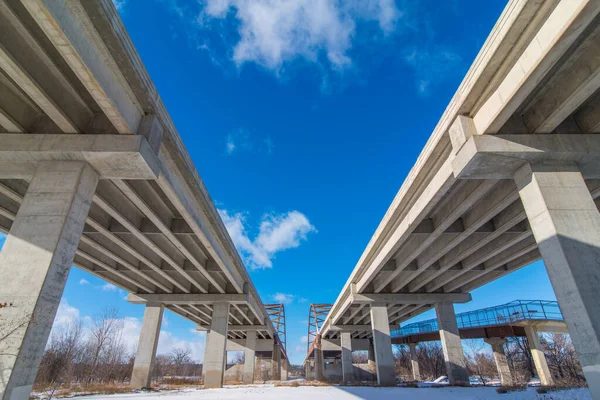 Puentes Subterráneos Carreteras Estatales Que Cruzan Río Minnesota Sur Las —  Fotos de Stock