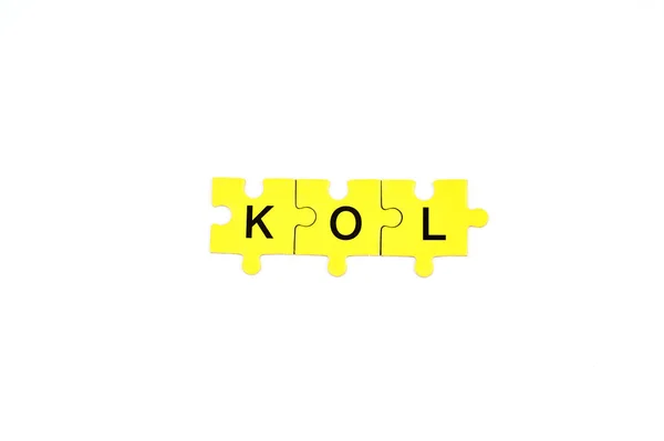 Kol es una abreviatura de un líder de opinión clave, un concepto de influencia aislado — Foto de Stock