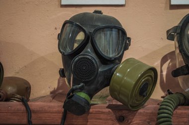 Filtreyle gaz maskesi