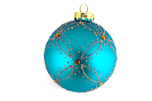 Turquesa bola de Natal isolado no fundo branco — Fotografia de Stock