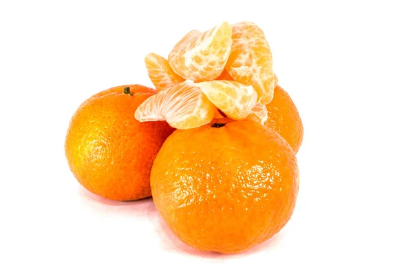 Pomerančové mandarinky, mandarinky nebo plátky mandarinky izolované — Stock fotografie
