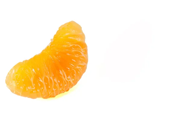 オレンジ色のみかん、みかんの皮、みかんのスライス — ストック写真