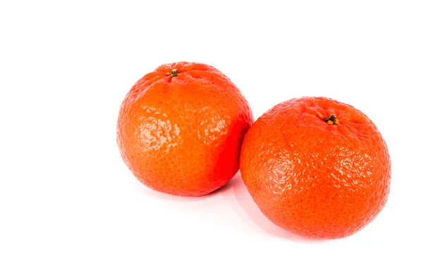 Mandarines rouges isolées sur fond blanc — Photo