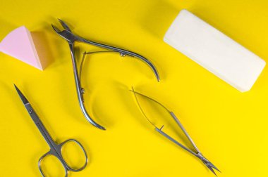 Manikür ve pedikür için kozmetik araçlar kümesi