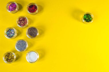 Manikür ve pedikür için kozmetik araçlar kümesi