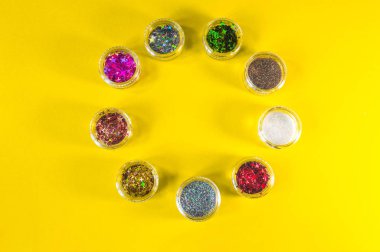 Manikür ve pedikür için kozmetik araçlar kümesi