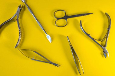 Manikür ve pedikür için kozmetik araçlar kümesi