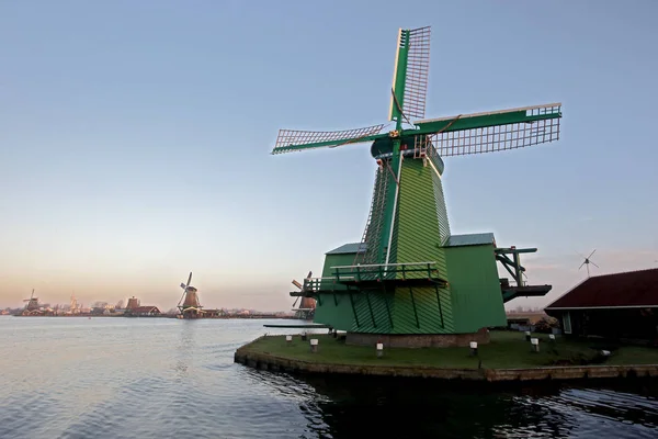 Wiatraki w Zaanse Schans — Zdjęcie stockowe