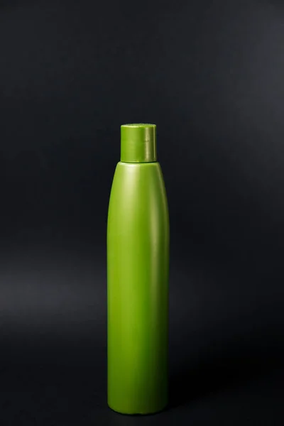 Creme cosmético natural, soro, shampoo, embalagem de garrafa de cuidados com a pele em branco, produto bio orgânico. conceito de beleza e spa . — Fotografia de Stock