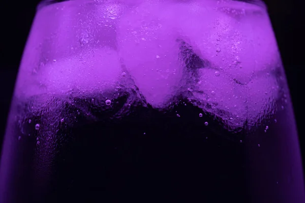 Close up view of the ice cubes in soda purple background — Stock Photo, Image